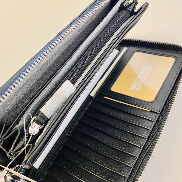 Copied - Michael kors large continental wallet in black signature new - Picture 3 of 6